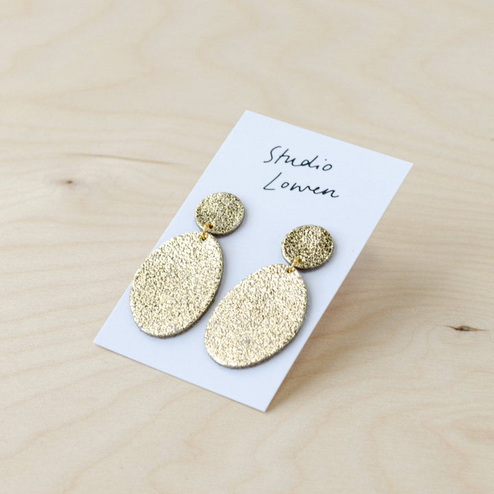 Pebble Drop Earrings: Gold